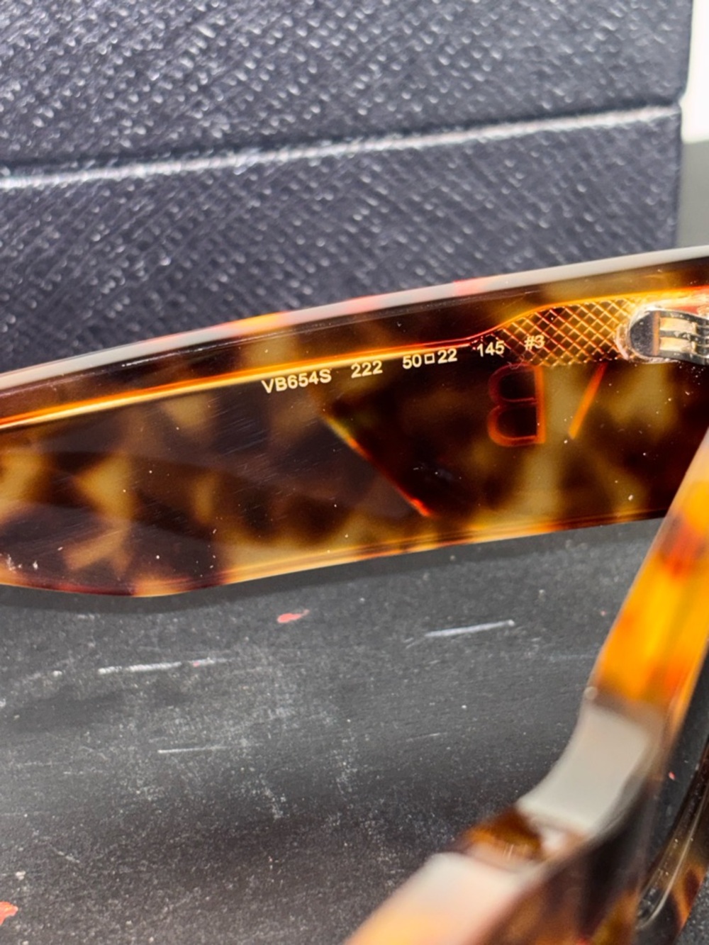 Victoria Beckham VB654S Light Tortoise Sunglasses in Case NIB - Picture 4 of 5